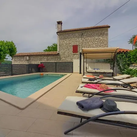Mit Privatpool Fuer 8 Personen Ca 123 Qm In Dracevac, Istrien Istrische Riviera Holiday home