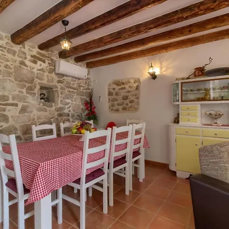 Holiday home Mit Privatpool Fuer 8 Personen Ca 123 Qm In Dracevac, Istrien Istrische Riviera Porec