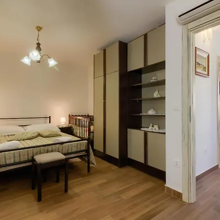 Mit Privatpool Fuer 8 Personen Ca 123 Qm In Dracevac, Istrien Istrische Riviera *